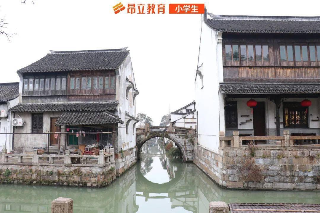 中国小伙以色列搭讪当地女孩，聊起中国制造，出奇的友好热情游戏画面